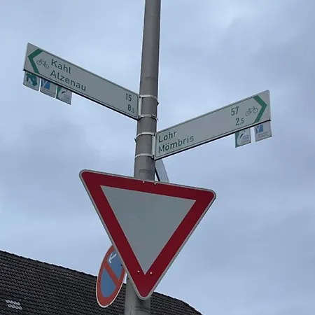 Fachwerkhaus Zum Hirsch Apartmán *